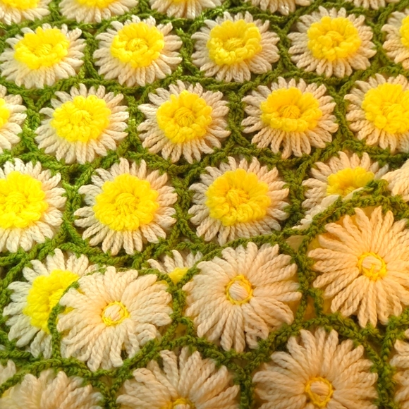 Vintage Handmade Ditsy Daisy Daisy Chain Throw Blanket 47" x 62" - Picture 3 of 5